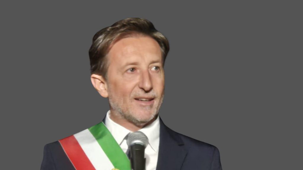 Sindaco di Belpasso nel mirino dei volantini anonimi. FdI: "Solidarietà piena a Caputo, atto codardo"