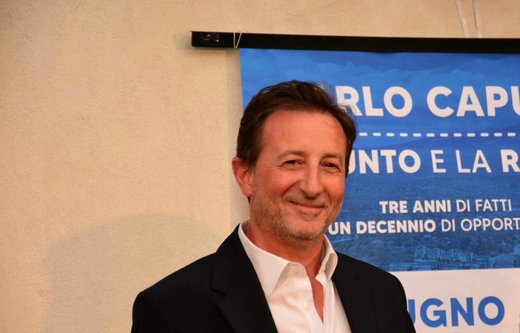 Belpasso, volantini anonimi contro il sindaco: ad agire 5 persone con scooter e auto
