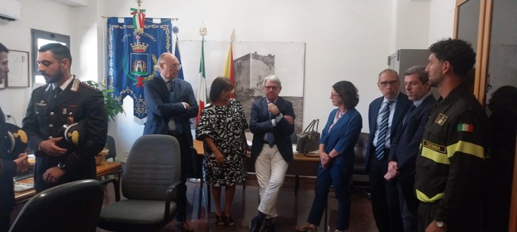 Caporalato e lavoratori migranti, a Paternò nasce il tavolo per il "Modello Nardò": sopralluogo al campo di Ciappe Bianche