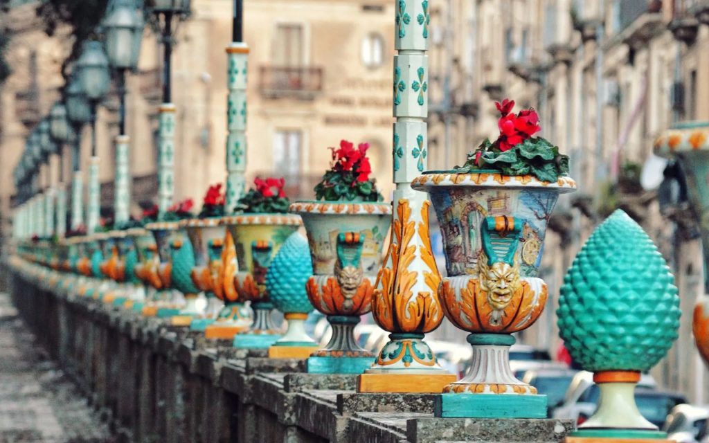Ceramica di Caltagirone, passo decisivo verso l'IGP: pubblicata la domanda dal Mimit