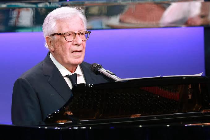 Addio a Peppino Di Capri, l’artista di "Champagne" che ha fatto sognare l'Italia