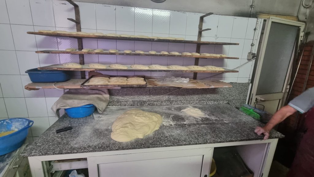 Paternò, panificio abusivo chiuso dalla Municipale: multa da 6mila euro