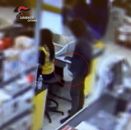 Quattro colpi in 48 ore: fermato un 47enne a Gravina di Catania (VIDEO)