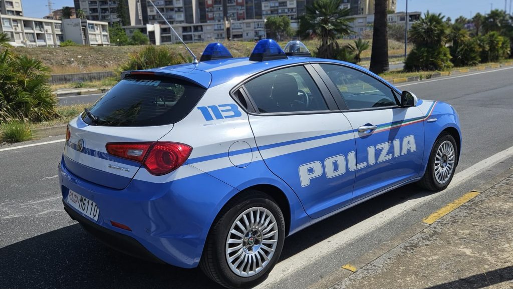 Catania, tenta di bruciare l'auto di un conoscente per motivi sentimentali: 59enne arrestato
