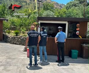 Castiglione di Sicilia, tour e noleggio si trasformano in ristorante abusivo: 54enne multato