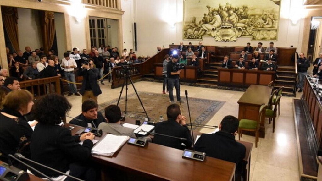 Pfizer, Consiglio comunale straordinario a Catania: approvati due ordini del giorno per i 370 lavoratori