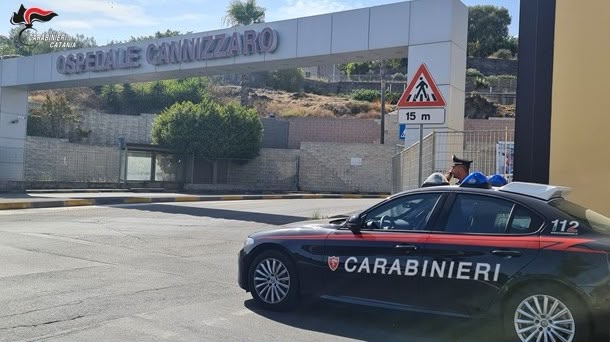 Aci Catena, aggrediscono i medici del 118 perché "arrivati in ritardo": due persone denunciate