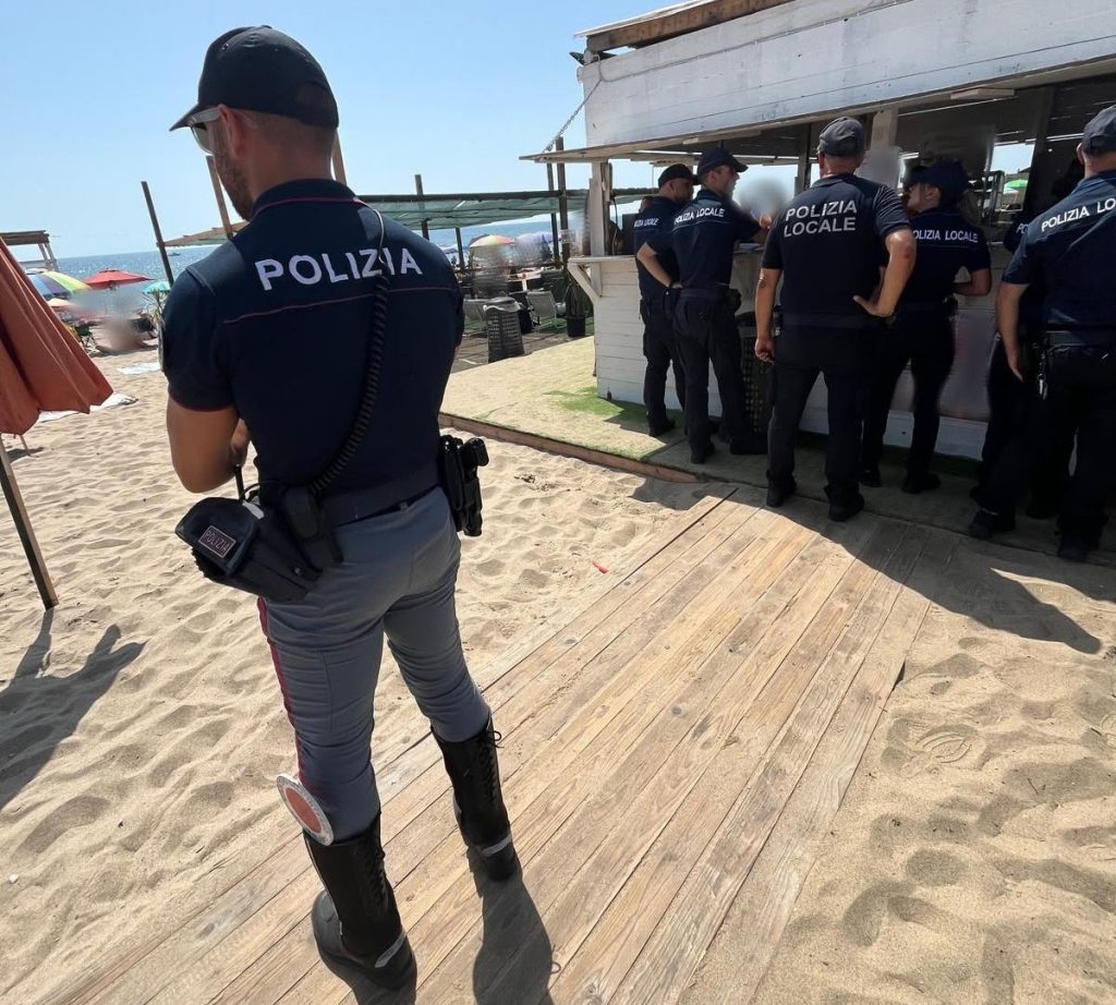 Spiagge di Catania nel mirino: lidi irregolari e chioschi senza bagnini, piovono multe