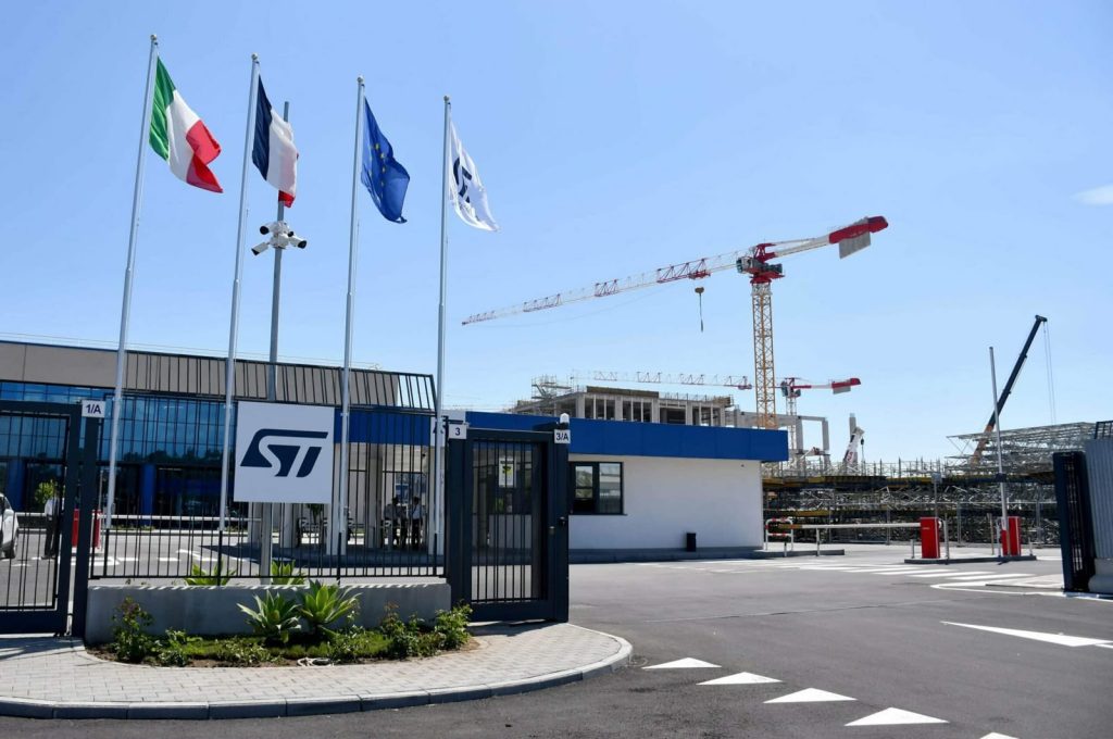 Catania, maxi-investimento da 12 miliardi per la microelettronica: StM conferma il piano fino al 2034
