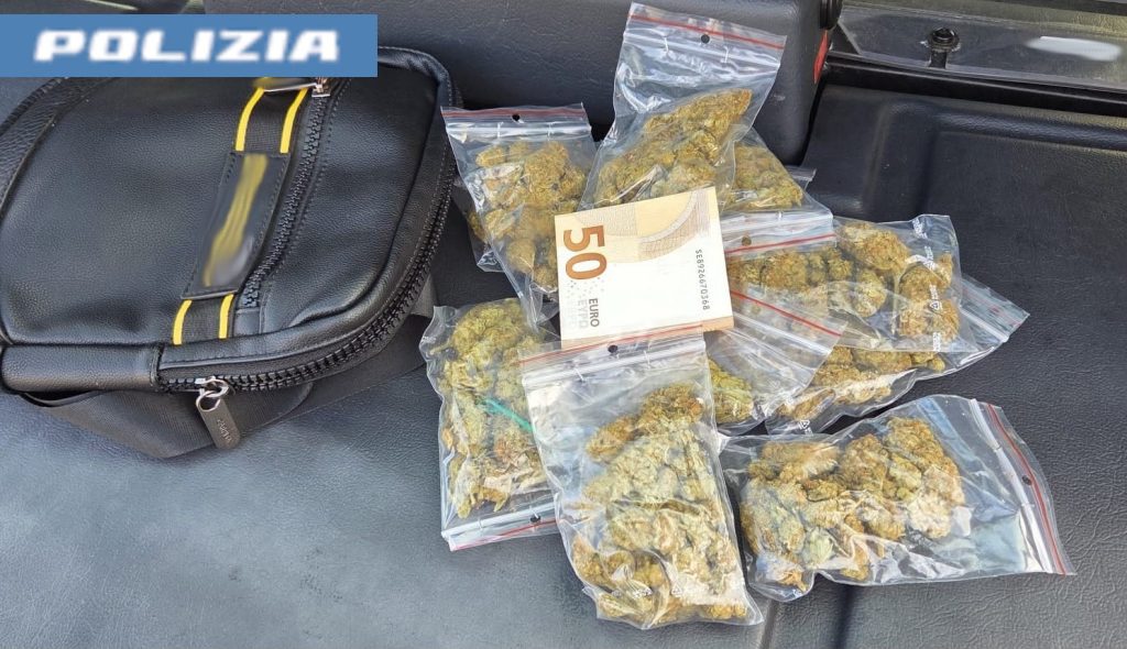 Catania, pusher beffato dal poliziotto fuori servizio: arrestato con droga e "agenda" degli appuntamenti