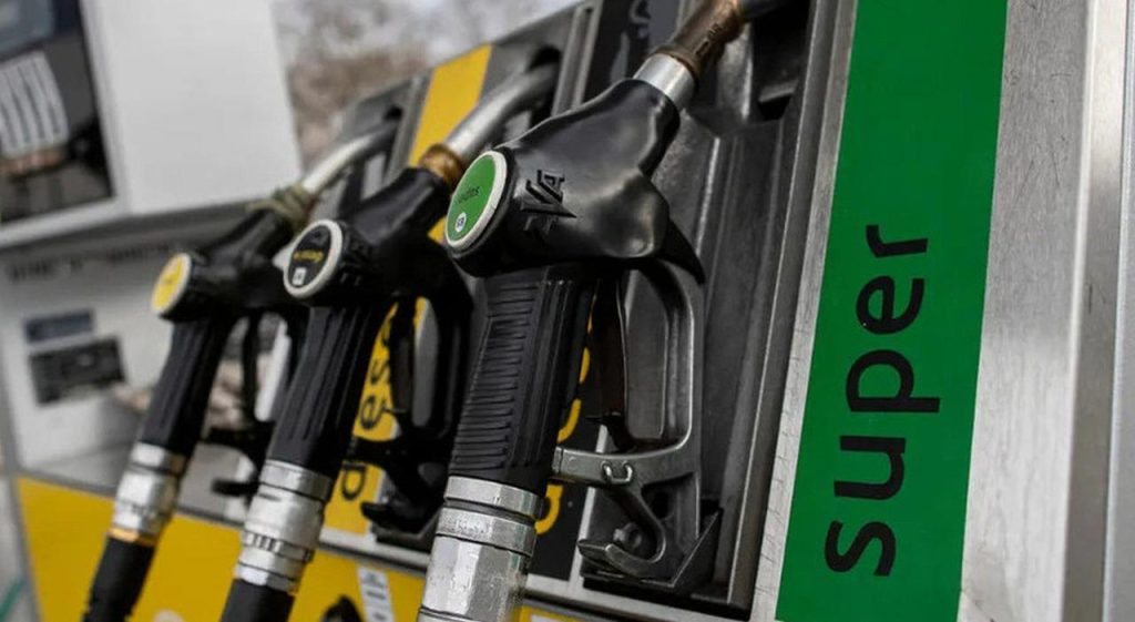Carburanti, il taglio delle tasse non basta: il diesel resta sopra i 2 euro al litro