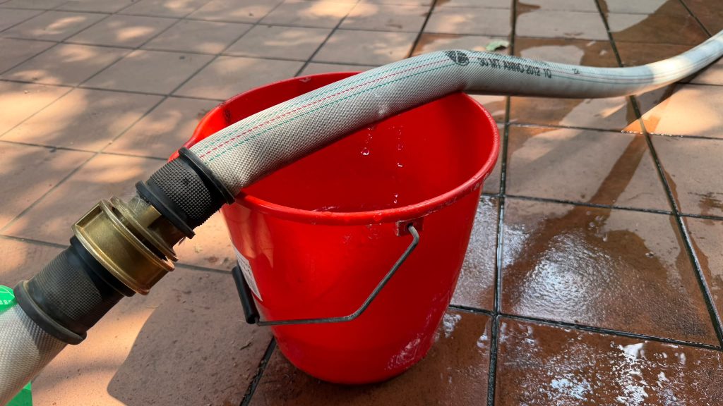 A Ragalna l'acqua scarseggia ogni estate: motori che arrancano e il sindaco chiama il prefetto