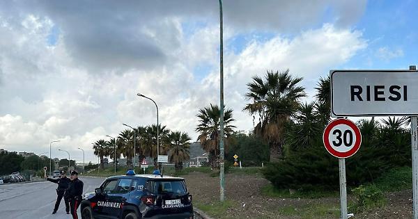 Tentato duplice omicidio a Riesi, 55enne si costituisce in carcere: feriti in miglioramento
