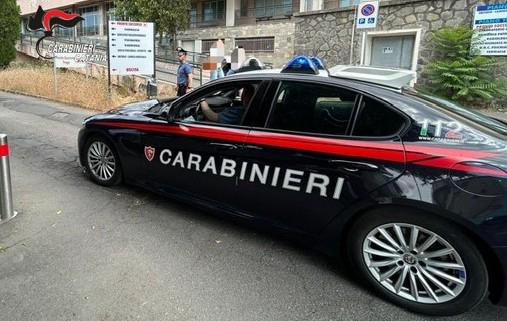 Paternò, minore inseguito in ospedale: ruba PC e sigaretta elettronica, poi danneggia tutto e minaccia i Carabinieri