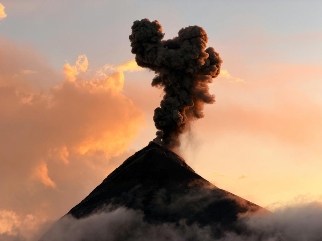 Etna, la sfida invisibile: la scienza e la lotta contro la nube di cenere