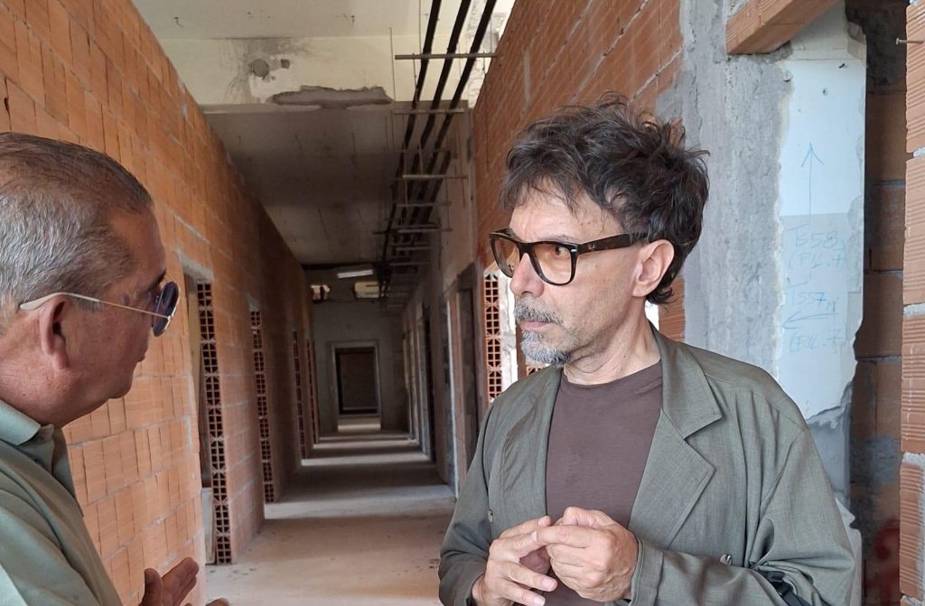 Ospedale di Bronte, Gullotta in visita ai reparti e ai cantieri: "Pronto alla battaglia in Regione per un presidio adeguato"