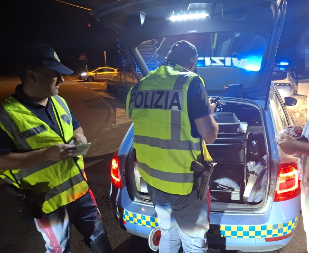 Controlli straordinari a Castiglione di Sicilia: 103 identificati e 43 veicoli ispezionati