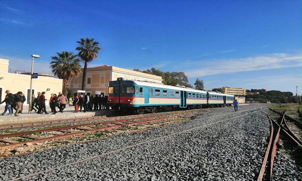 Ferrovia delle Arance nella Valle del Simeto: storia, declino e prospettive di un'infrastruttura dimenticata