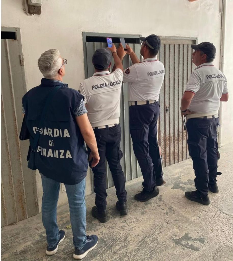 Gallipoli, 17 ragazzi in una casa da 9 per le vacanze: scoperte le "case pollaio" dei turisti