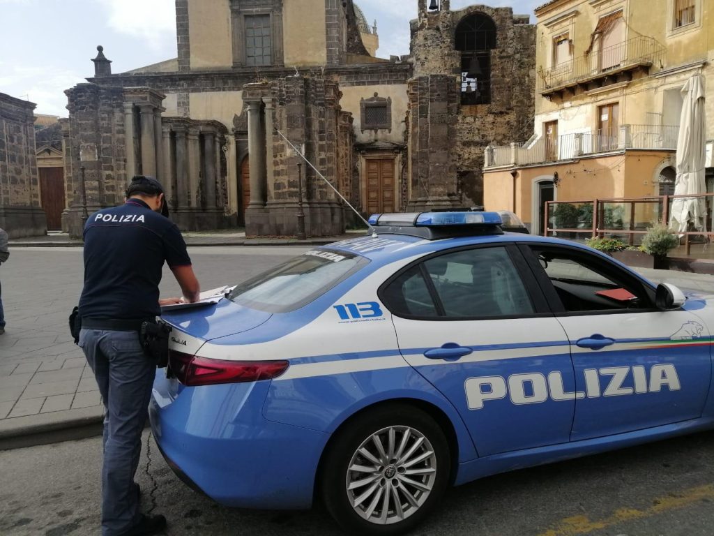 Controlli a tappeto tra Adrano, Biancavilla, Bronte e S. M. di Licodia: 264 identificati e 121 veicoli controllati nel fine settimana di Ferragosto