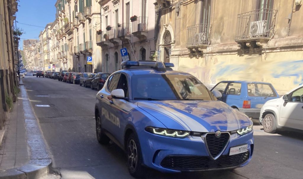 Catania, stalker con la moto pedinava l'ex moglie in città: arrestato 49enne a Catania