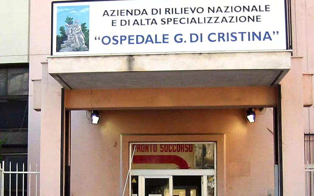 Palermo, indagati per omicidio colposo i genitori della bimba morta di difterite. Bassetti: "Rischio focolaio basso ma va trovato il paziente zero"