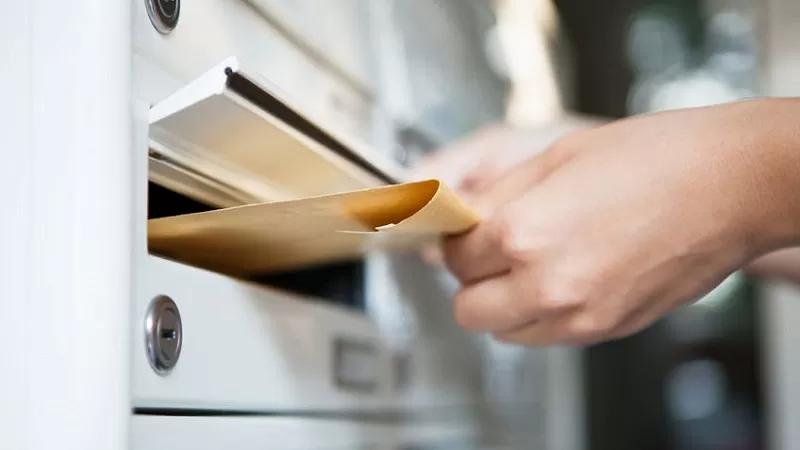 Catania, rubava lettere dalle cassette postali: 52enne denunciato