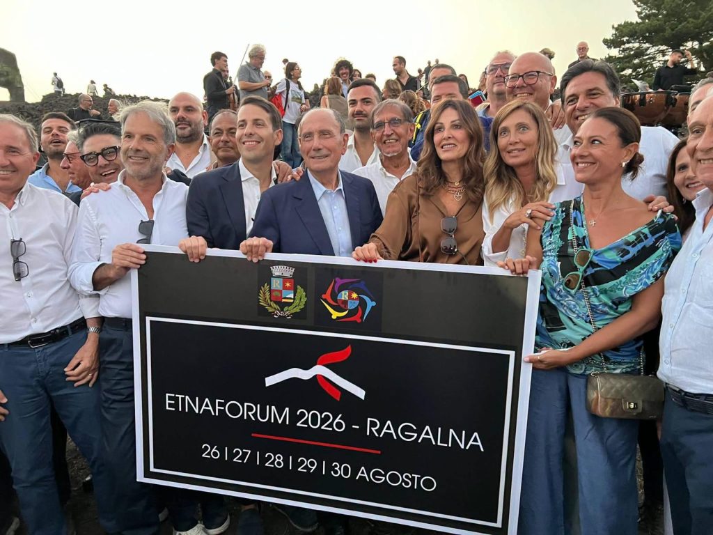 Ragalna, Sbardella frena sulla ricandidatura di Schifani: "C'è tempo". Il governatore: "Stiamo cambiando la Sicilia"