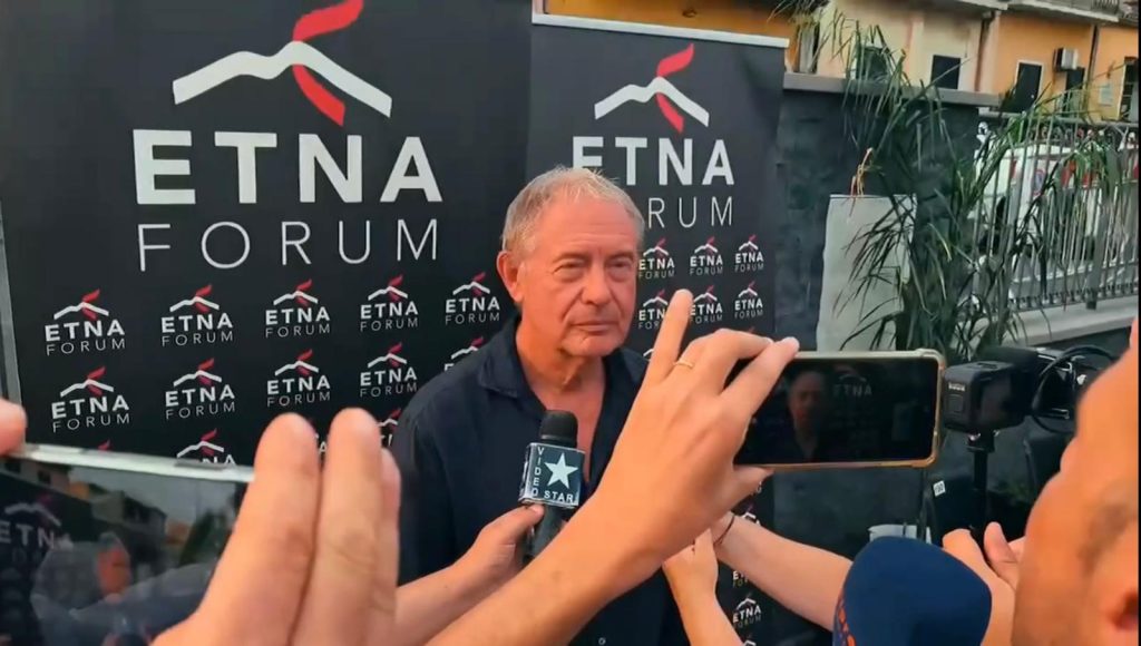 Urso: "Privatizzazione degli aeroporti di Catania e Comiso per risolvere i problemi legati all'Etna"
