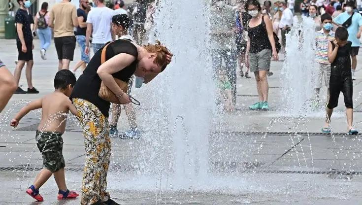 Caldo, bollino rosso a Roma, Bari e Palermo: Catania tra le 12 città in allerta gialla