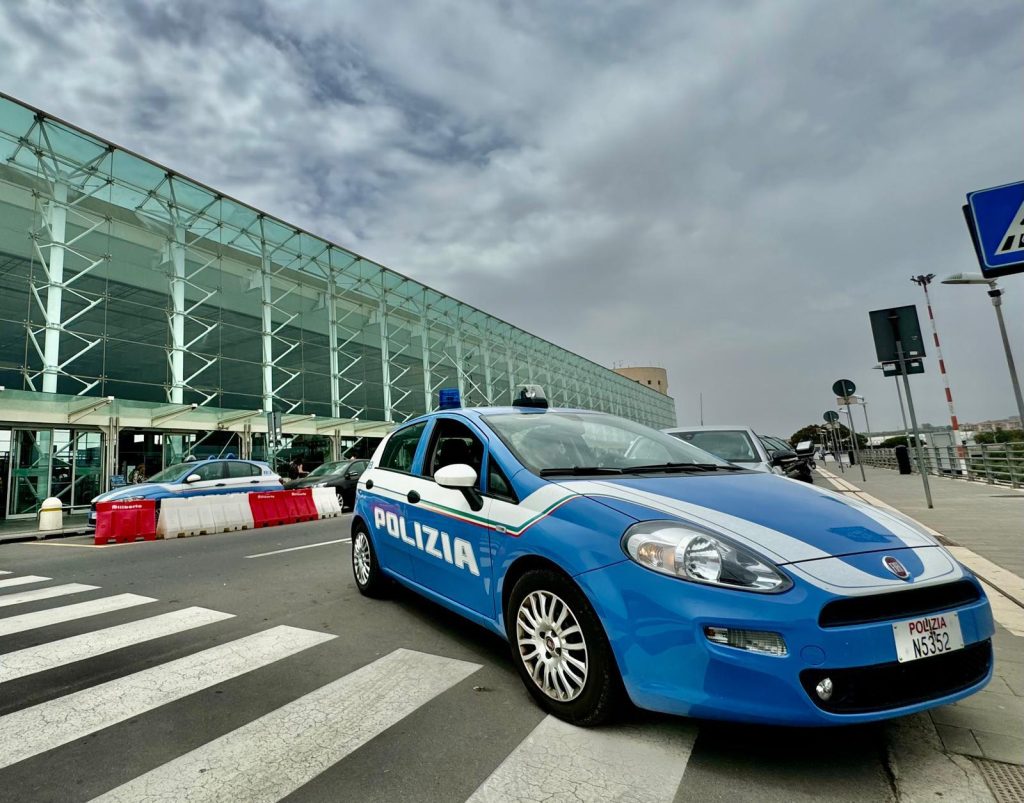 Taxi abusivi all'aeroporto di Catania: denunciato 31enne per trasporto illegale di turisti