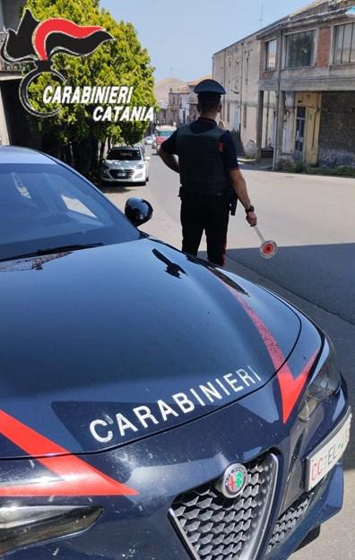 Bronte, auto rubata recuperata in meno di un'ora: denunciata 34enne di Catania