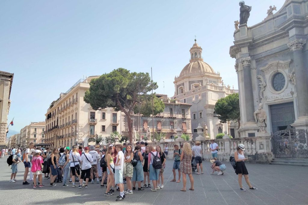 Catania in coda alla classifica dei viaggiatori più spendaccioni: il ticket medio si ferma a 1.310 euro