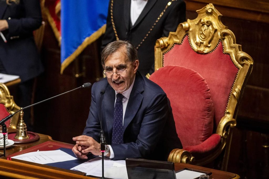 Legge elettorale, scontro sui "cespugli": ok al limite di 6mila firme. La Russa non esclude il voto anticipato