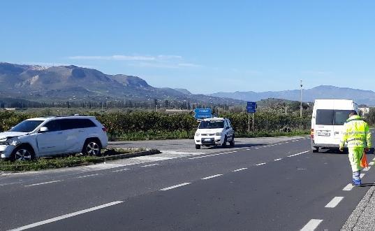 Lite per motivi di lavoro a Biancavilla: uomo ferito gravemente, trasportato in elisoccorso al Cannizzaro