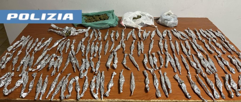 Catania, vendeva droga agli automobilisti in via Capo Passero: arrestato 16enne incensurato