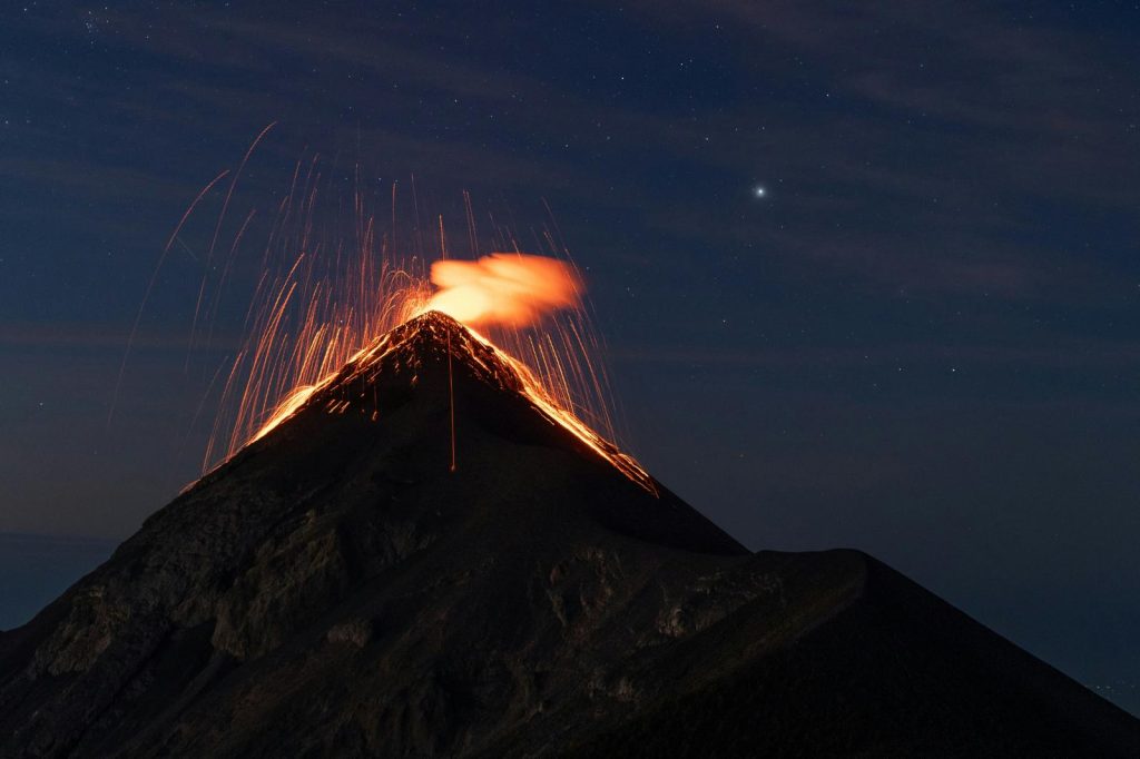 Non è vero che l'eruzione dell'Etna del 1669 fece migliaia di vittime: i 18 falsi miti sui vulcani